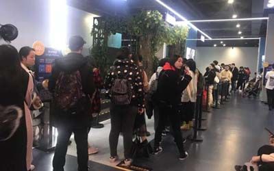 南昌VR虛擬現(xiàn)實(shí)體驗(yàn)館開業(yè)大排長(zhǎng)龍